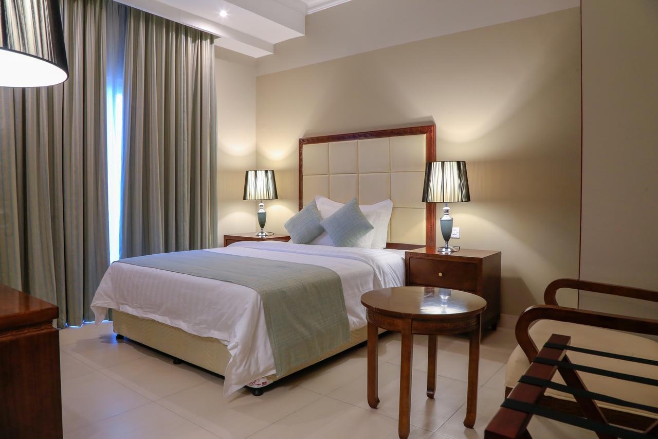 Muscat Inn Hotel Exterior photo